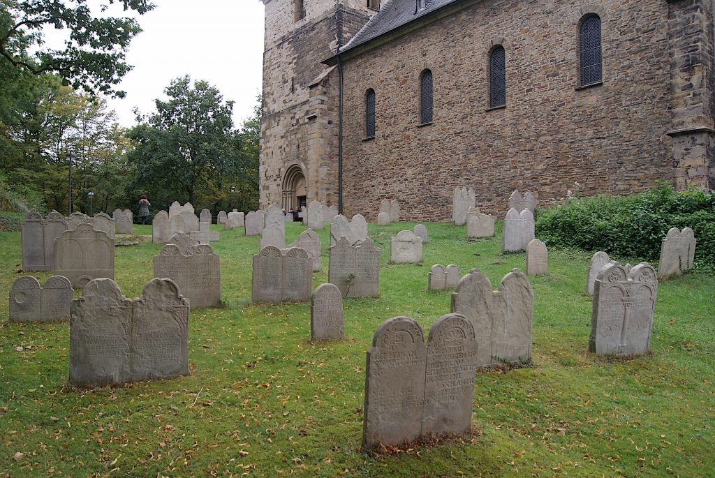 Gräberfeld und Kirche Hohensyburg
